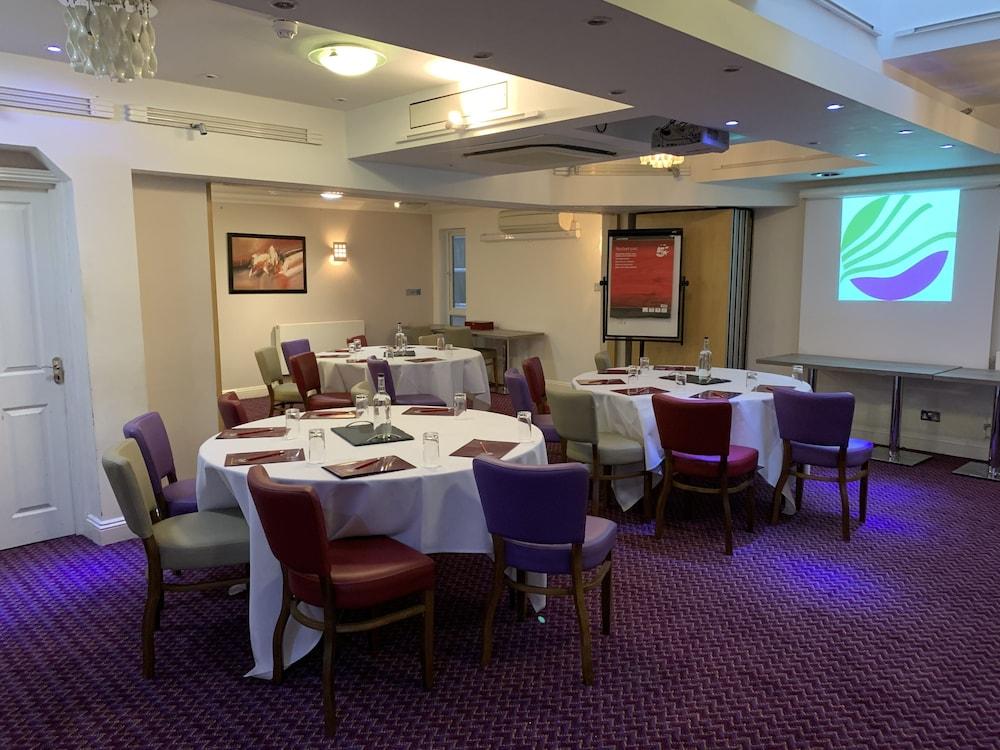 The Queensgate Hotel Peterborough Esterno foto